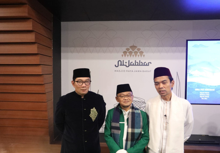 Ridwan Kamil Ajak UAS Kunjungi Galeri Rasulullah SAW di Masjid Raya Al Jabbar
