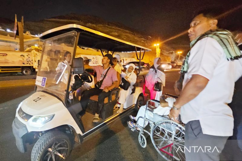 Mobil Golf Mulai Layani Jemaah Haji Usai Melempar Jumrah