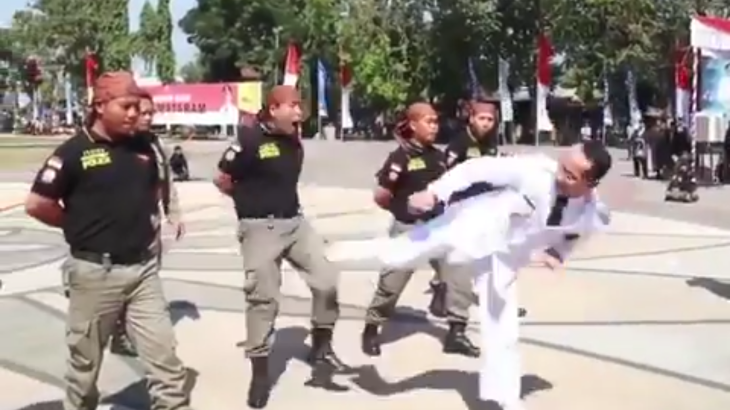 Tendangan Kungfunya Viral, Ini Klarifikasi Wali Kota Mataram 