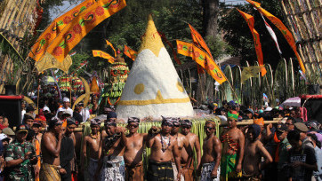 Ragam Tradisi Satu Suro Di Tanah Jawa