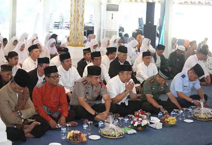 Kegiatan zikir bersama di Bandung