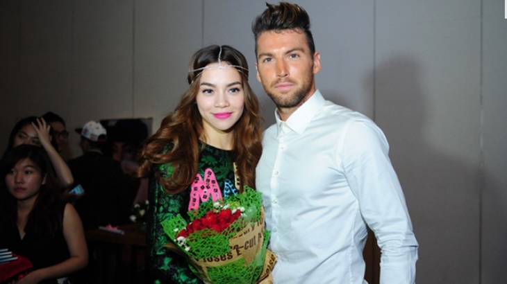 Marko Simic saat menjadi model, termasuk untuk video klip. (vnexpress)