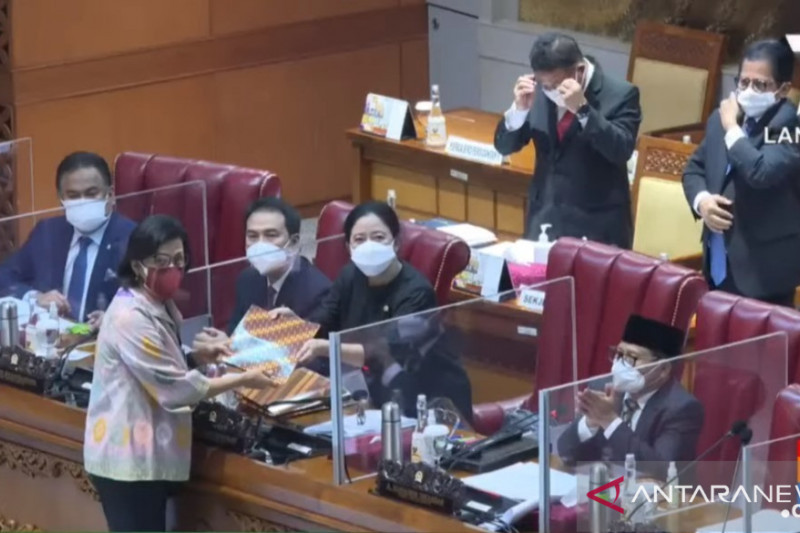 Penyerahan RUU APBN 2022. (Foto: Antara)