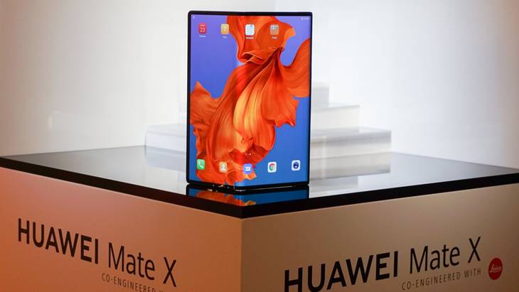 Huawei Mate X akan Jadi Pesaing Berat Samsung Galaxy Fold