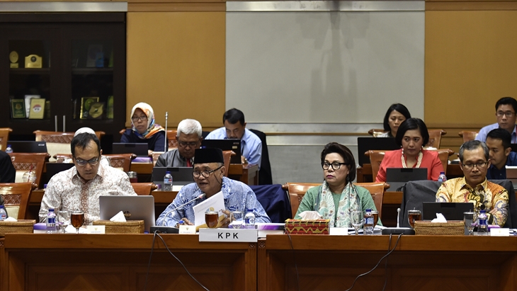 Rapat Komisi III DPR-KPK Dilanjutkan Pagi Ini
