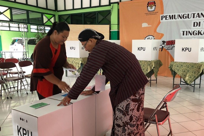 TPS Tutup Pukul 13.00 tapi Antrean Masih Banyak, Sanksi Pidana Menanti Petugas
