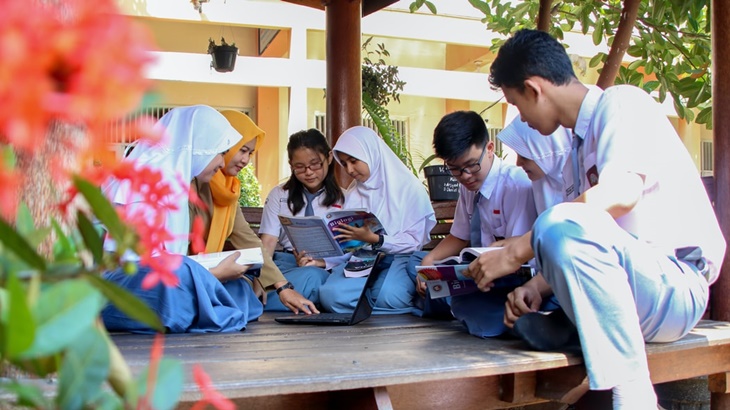 Mengasah Karakter dan Tanggung Jawab Anak Lewat Pendidikan Formal