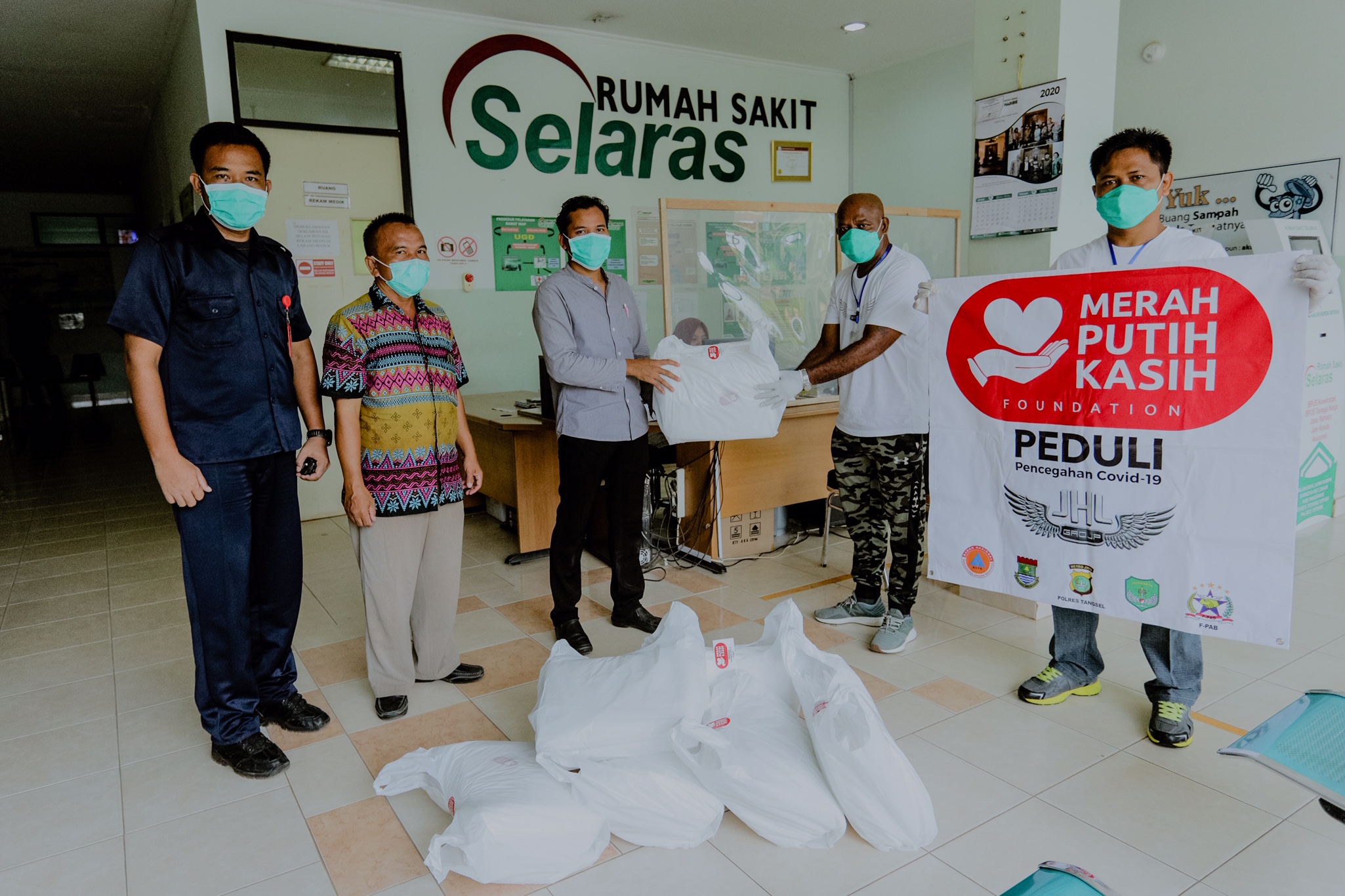 Gubernur Banten Surati Bupati, JHL Group Terus Kirim Bantuan ke Rumah Sakit