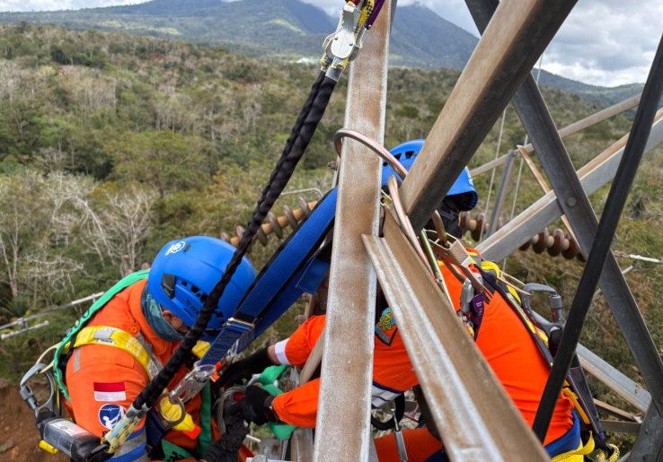 PLN Bergerak Terangi Aceh setelah Padam akibat Banjir dan Longsor