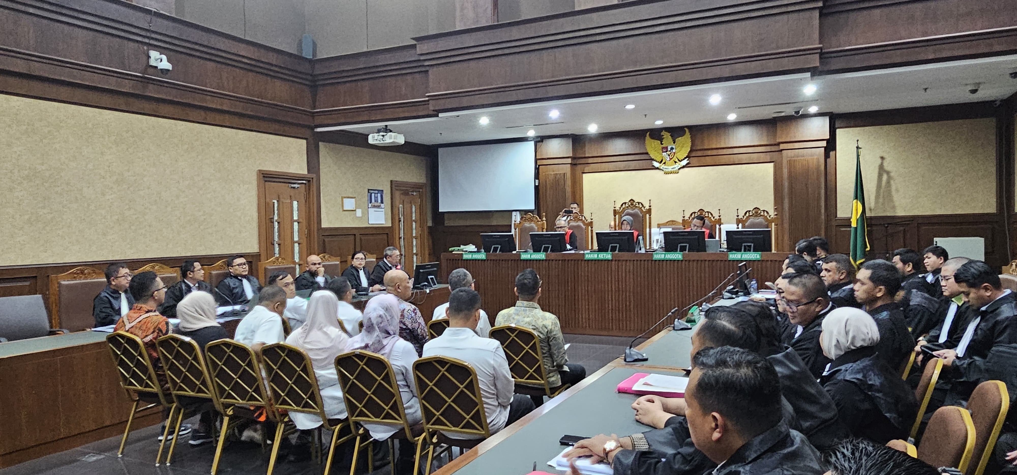 Eks Wamenaker Immanuel Ebenezer Didakwa Peras Pemohon Sertifikat K3 Rp 6,5 Miliar