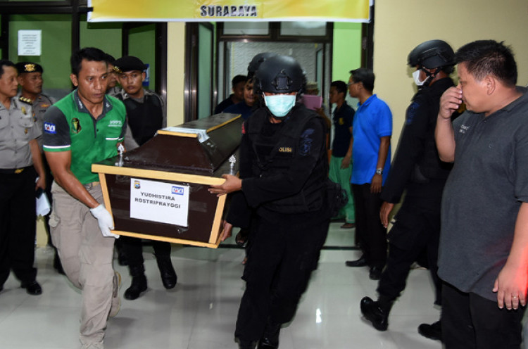 Pemakaman Terduga Teroris Bom Kampung Melayu Diserahkan ke Pihak Keluarga