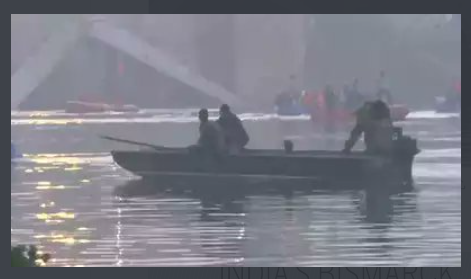 Jembatan Gantung di India Runtuh, 91 Orang Meninggal