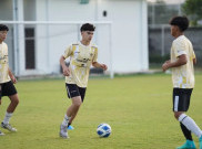 Bocah 17 Tahun Masuk Skuad Senior, John Herdman Paksa Kevin Diks Ajarkan Mental Bundesliga ke Mathew Baker