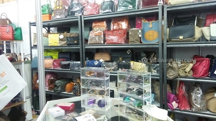 Barang-barang yang dijual di Irrestible Bazaar 11 (MP/Raden Yusuf)
