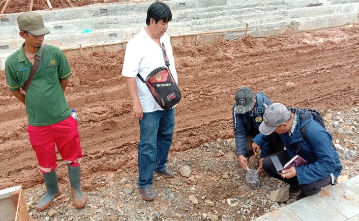  Tim Komrah Medan Merdeka Temukan Kerusakan Batu Alam Akibat Pengaspalan di Monas