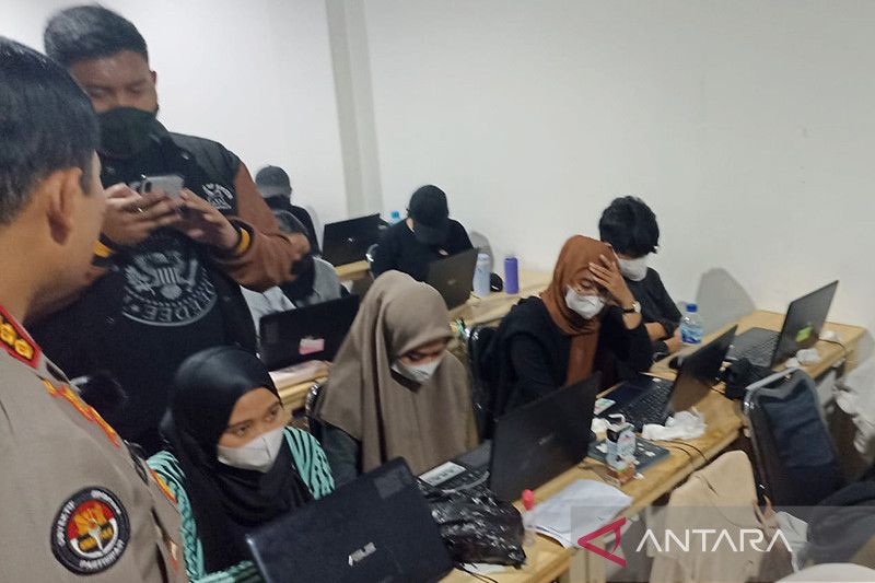 OJK Mudahkan Layanan Legalitas bagi Pinjol Ilegal
