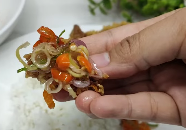Resep Sambal Matah yang Segar dan Nikmat: Ingat Rendam Cabai di Air Es