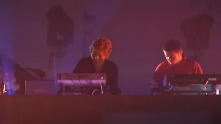Daft Punk Bagikan Momen Manggung Tanpa Topeng