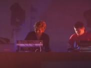 Daft Punk Bagikan Momen Manggung Tanpa Topeng