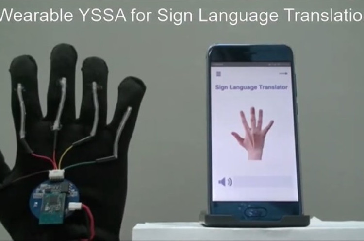 Sarung Tangan Canggih Penerjemah Bahasa Isyarat 