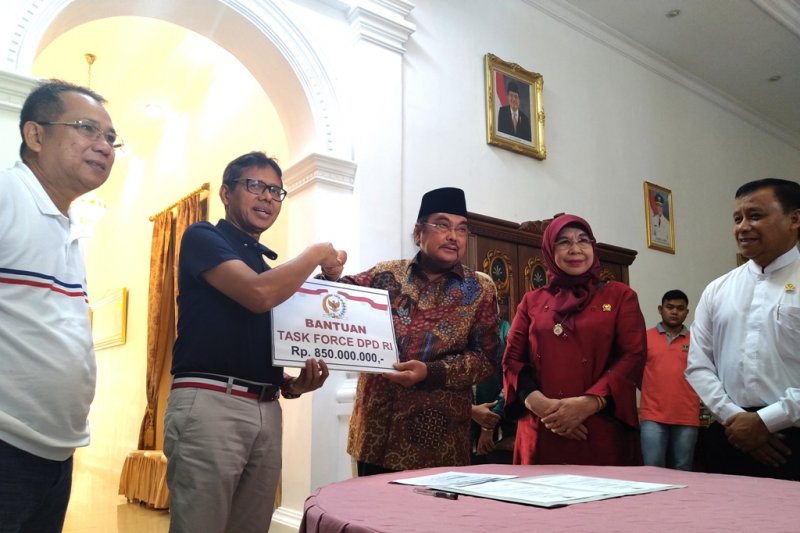 DPD Berikan Sumbangan untuk Korban Wamena Asal Sumbar Rp850 Juta