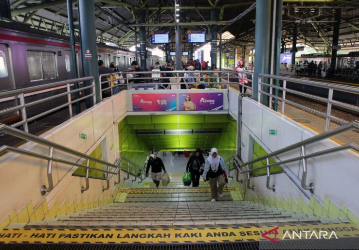 Ada Demo 2 Tahun Prabowo-Gibran, Stasiun Gambir Beroperasi Normal