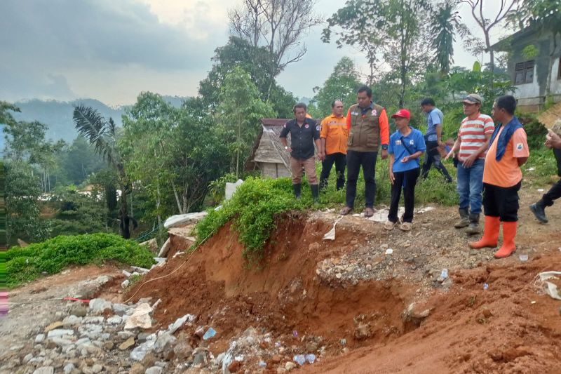 Pergerakan Tanah Menyusul Cuaca Ekstrem Sebabkan Puluhan Rumah Rusak di Lebak Banten