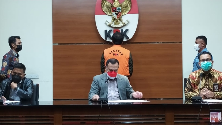  KPK resmi menetapkan Wakil Ketua DPR Azis Syamsuddin sebagai tersangka kasus dugaan suap penanganan perkara di Kabupaten Lampung Tengah. (Foto: MP/Ist)