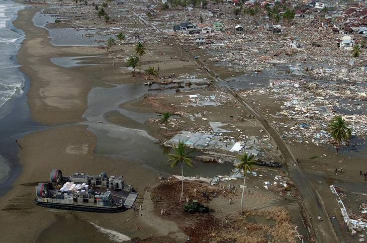 Jangan panik ketika ada peringatan tsunami. (Foto: Pixabay/WikiImages)