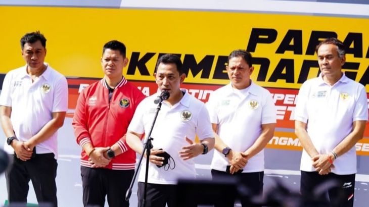 Pimpin Parade Kemenangan, Kapolri Apresiasi Prestasi Atlet Sepeda di SEA Games 2021