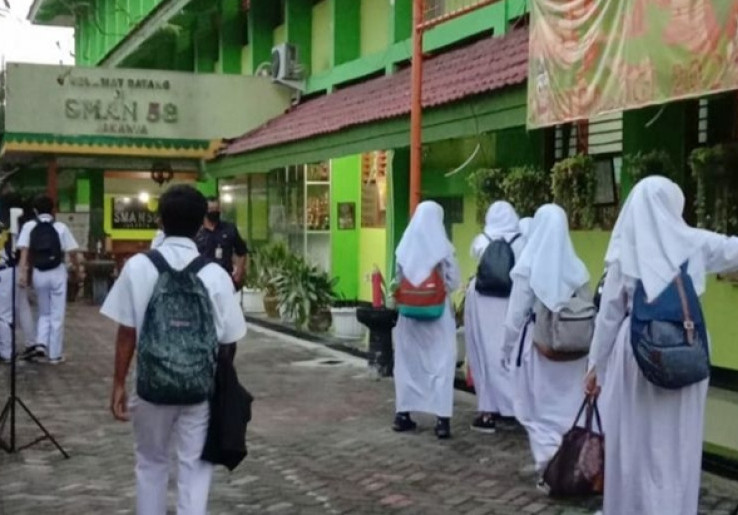 Kasus COVID-19 Melonjak, PSI Minta Anies Pertimbangkan PTM 100 Persen