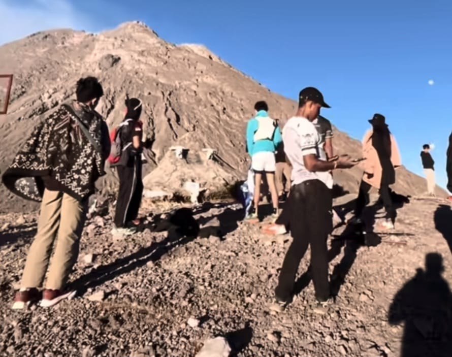 Warga Lereng Merapi Nekat Buka Jalur Pendakian via Selo, BTNGM Lakukan Pendekatan