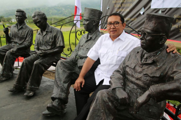 Fadli Zon Resmikan Patung Pendiri Republik Indonesia  