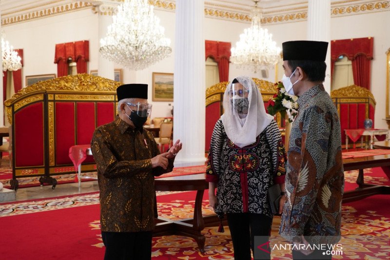 Jokowi wakaf uang