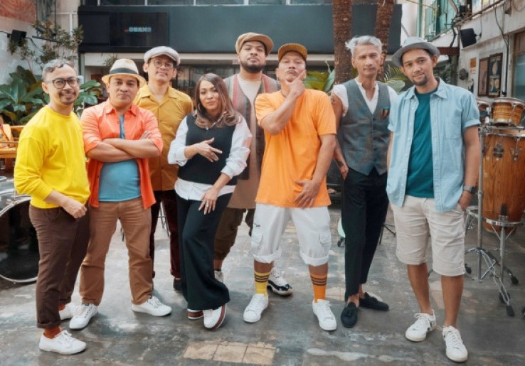 Pesan Semangat The Groove dan Iwa K di Single 'Senyumkanlah Harimu'