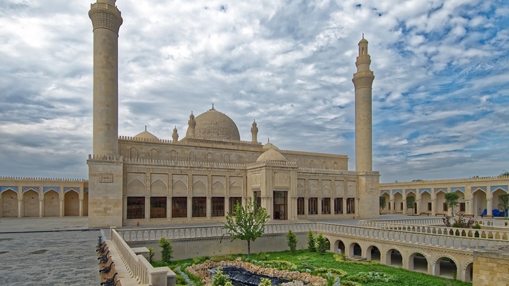 Azerbaijan, Negara Indah dengan Sejuta Destinasi Wisata Ziarah Islami
