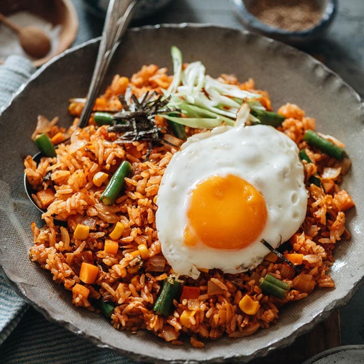 Mi Ramdon hingga Tteokbokki, Camilan untuk Temani Nonton Drakor