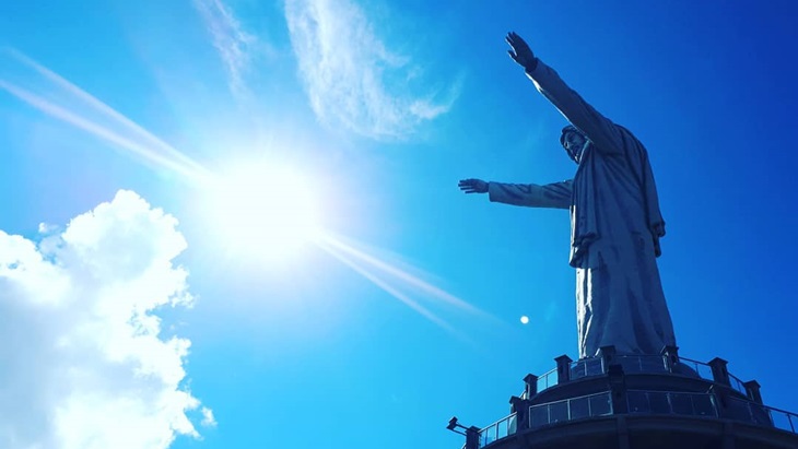 Daftar Rekomendasi Destinasi Wisata Religi Jelang Natal dan Tahun Baru