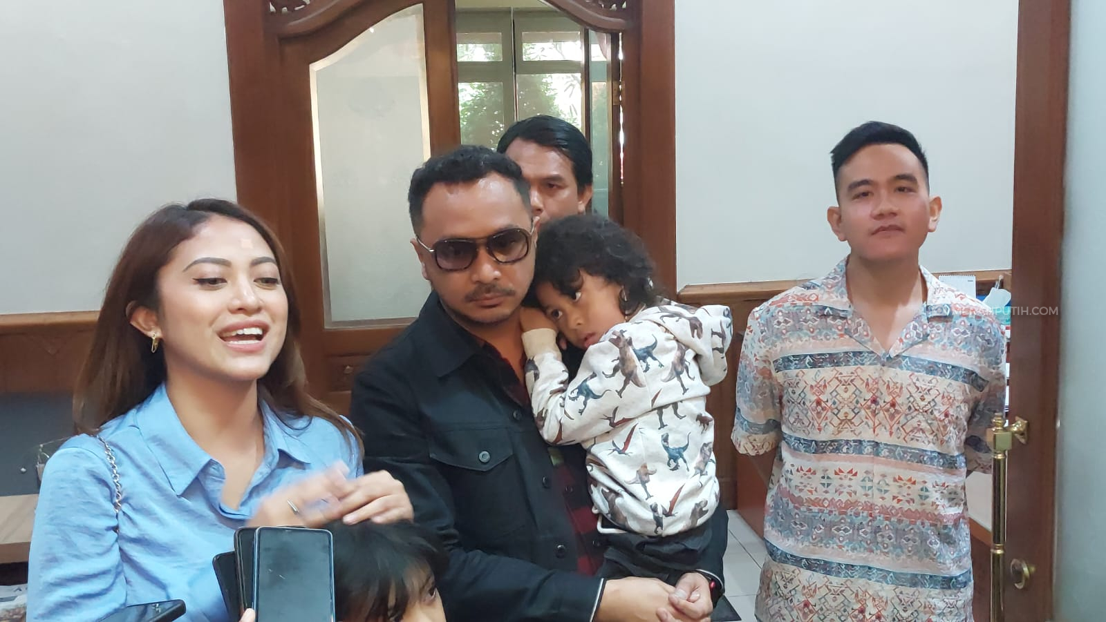 Istri Giring Ganesha Dilaporkan ke Bawaslu Solo Soal Dugaan Pelanggaran Kampanye