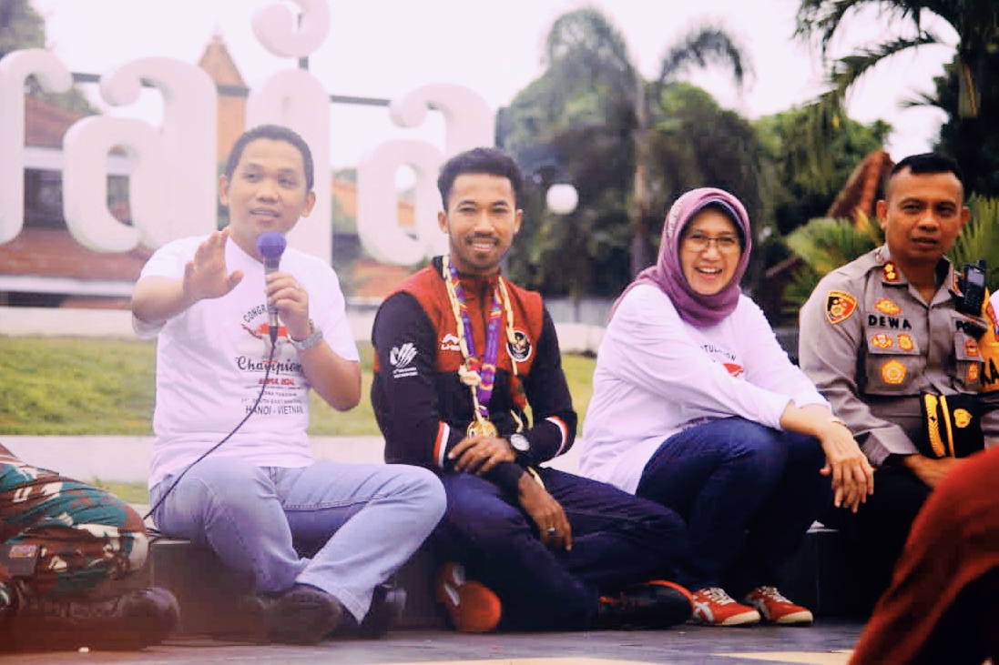 Bupati Lumajang Thoriqul Haq bersama Saiful Saiful Rijal serta Wabup Lumajang Indah Amperawati. Foto: Pemkab Lumajang