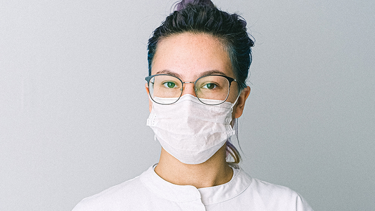 Cegah Kacamata Berembun saat Pakai Masker