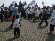 Massa Aksi 287 Padati Monas, Demonstran Nekat Bawa Balita 