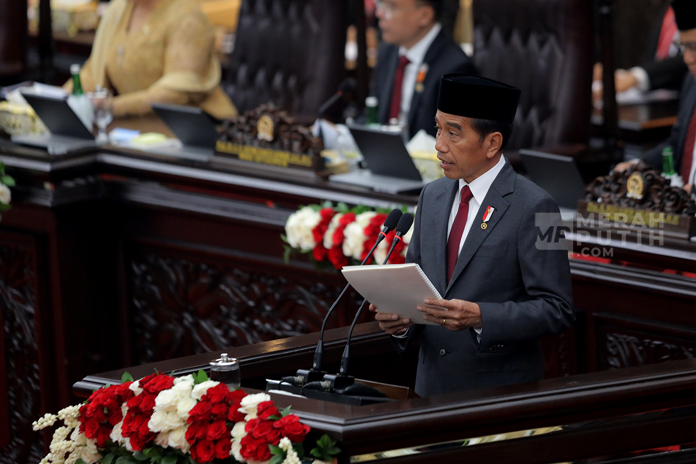 Pidato Presiden Joko Widodo dalam Sidang Paripurna DPR Tentang APBN Tahun 2025