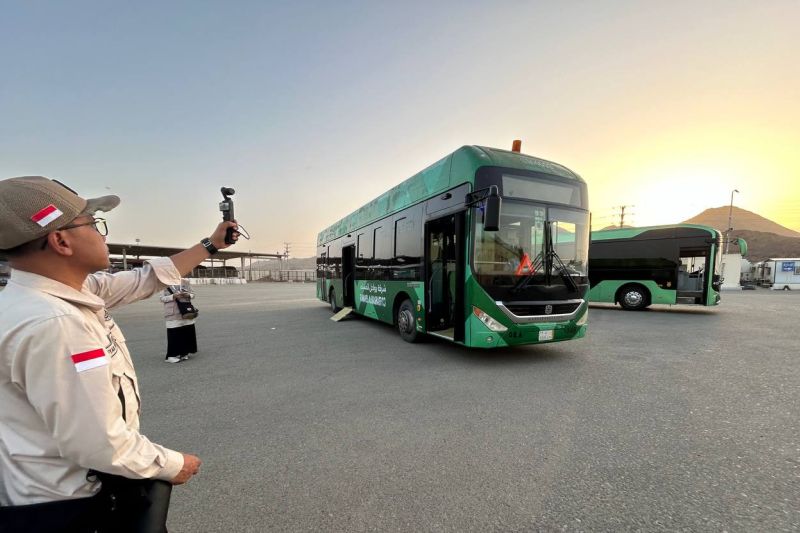 Bus Haji Indonesia Kecelakaan Pulang Ziarah dari Jabal Magnet, 10 Orang Terluka