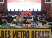 3 Warga Bekasi Keruk Rp 625 Juta Jual Susu Hingga Kondom Berkedaluwarsa Palsu