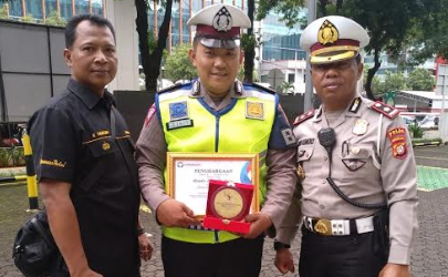 Aksi Bripka Sigit Bukti Rumitnya Lalu Lintas di Indonesia