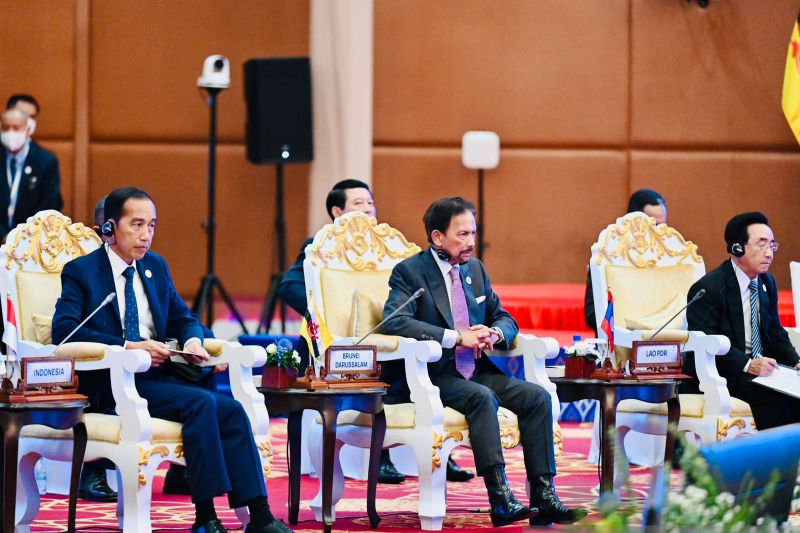Jokowi Minta ASEAN Waspada Hadapi Guncangan Keuangan