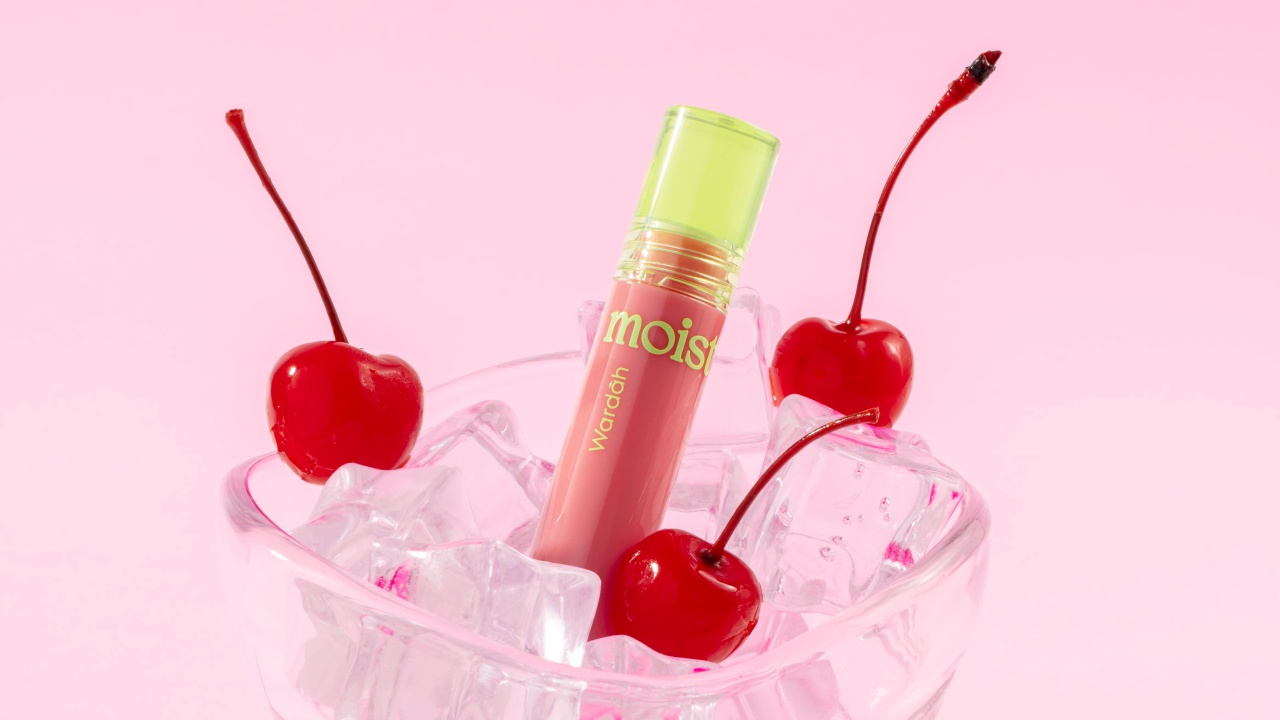 Nutrisi Triple Plump Moistre dalam Wardah Moist Dew Tint Berikan Look Dewy nan Cantik