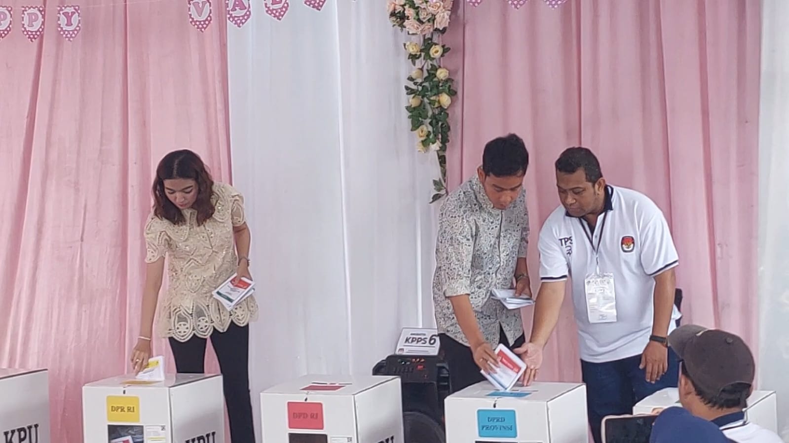 Pilkada 2024, Wapres Gibran Nyoblos di TPS 18 Manahan, Jokowi TPS 12 Sumber