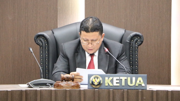 Ketua DKPP Prof Muhammad membacakan putusan sidang DKPP